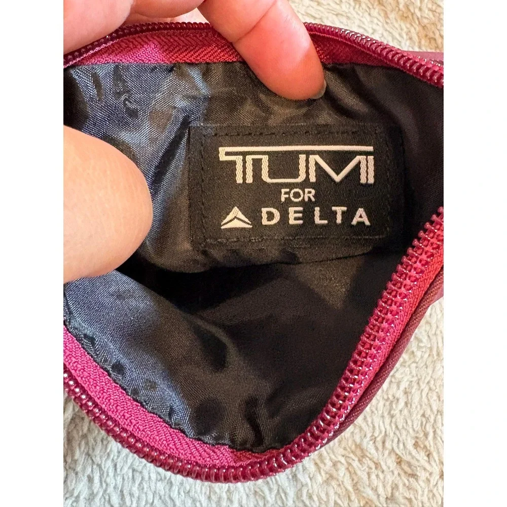 Tumi‎ for Delta Burgundy Nylon Cosmetic Pouch Travel Organizer Zipper Bag Kit